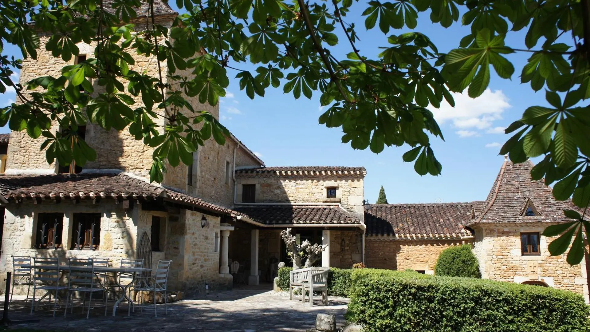 Domaine Du Cardou contacts